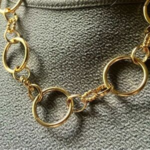 Gold round link necklace with earrings